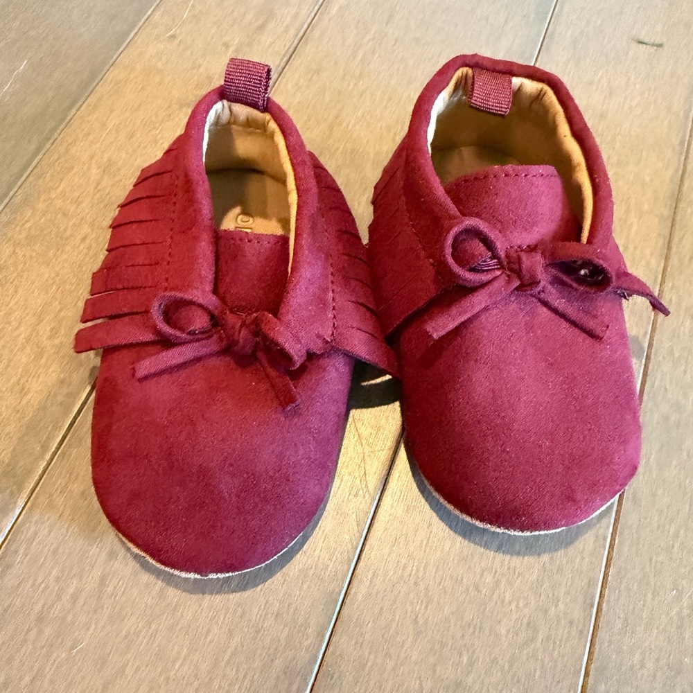 Old Navy Burgundy Suede Moccasin Baby Walker Shoes